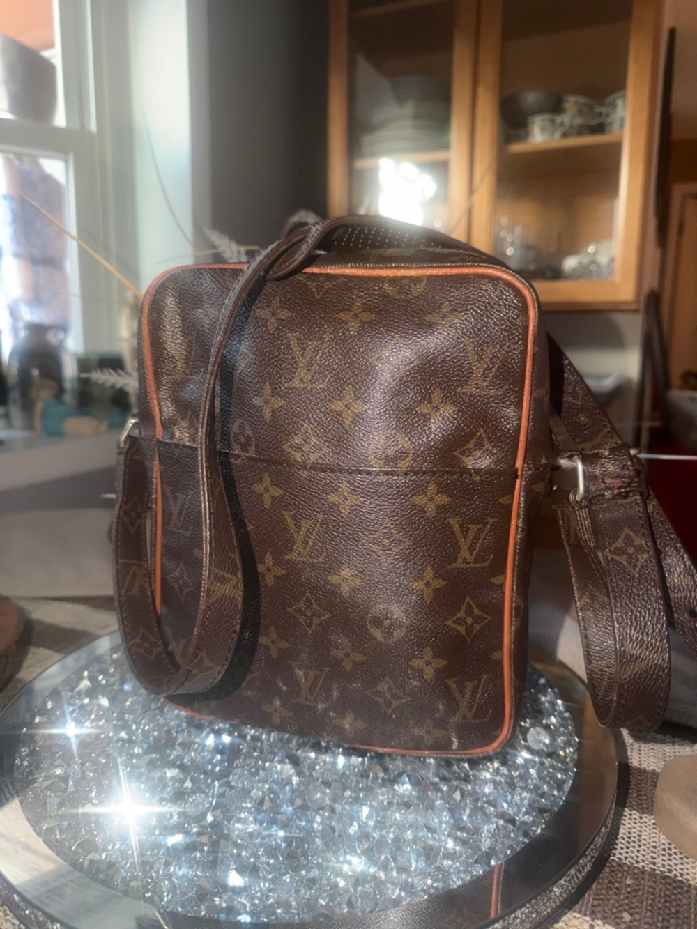 💯Authentic Louis  Vuitton Monogram Marceau PM Messenger Bag in Brown